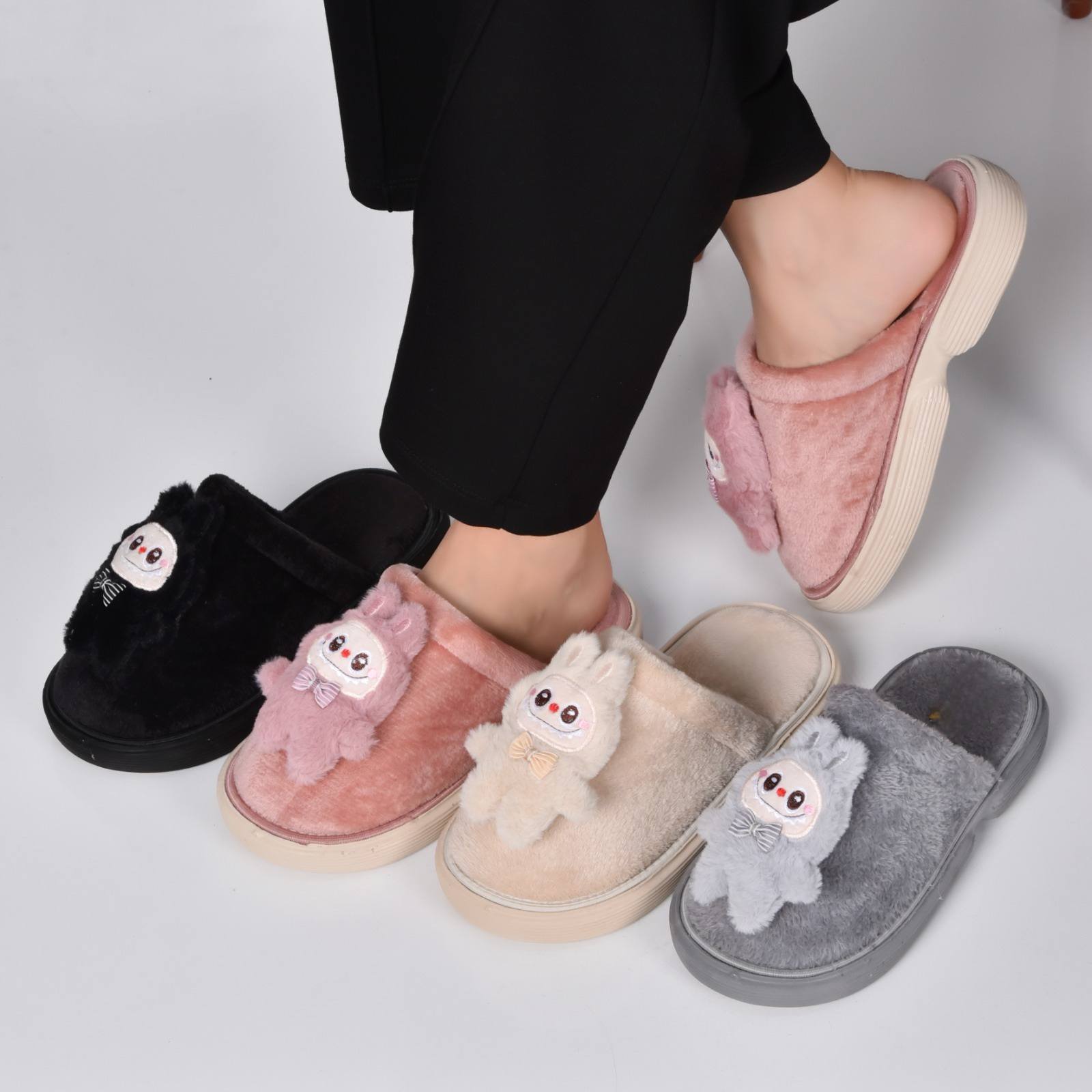 Pantoufles femme motif Labubu à nouvelle collection | Modéle tendance, chaud et confortable